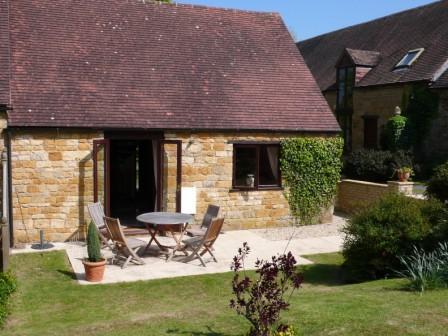 Otter #39 s Abode Dog Friendly Holiday Cottage in The Cotswolds Sleeps 4