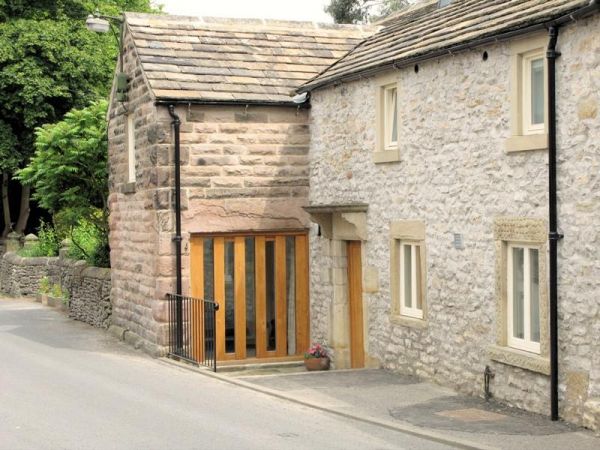 Mosstone Dog Friendly Cottage In The Peak District Sleeps 6