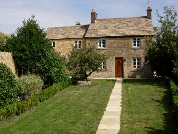 Roseleigh  Bedroom Holiday Cottage The Cotswolds  Sleeps