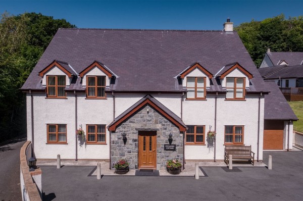 Graiglwyd Holiday Cottages, Self Catering in Snowdonia, Sleeping 2-8