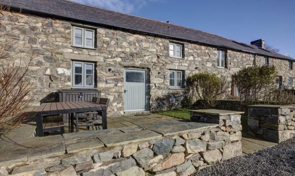 The Hay Barn Coastal Holiday Home In Gwynedd Sleeps 4